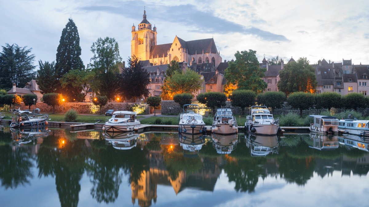 Yacht Charter Dole Marina & Boat Rental Tubber